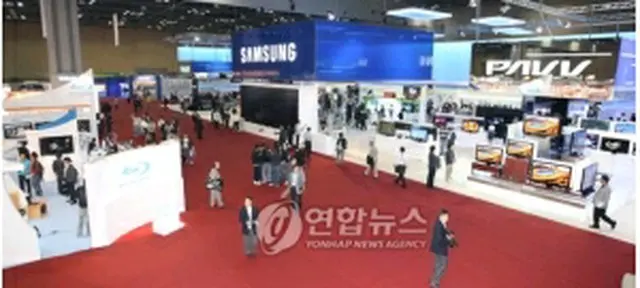 韓国国際展示場で開幕した「韓国電子産業大展」＝13日、高陽（聯合ニュース）