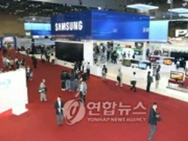 韓国国際展示場で開幕した「韓国電子産業大展」＝13日、高陽（聯合ニュース）