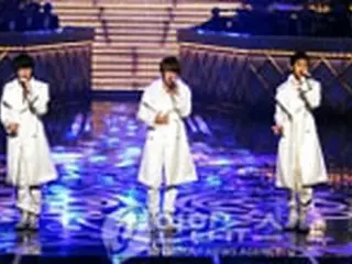 ＜東方神起＞CDとDVD 日本レコ協ゴールド認定