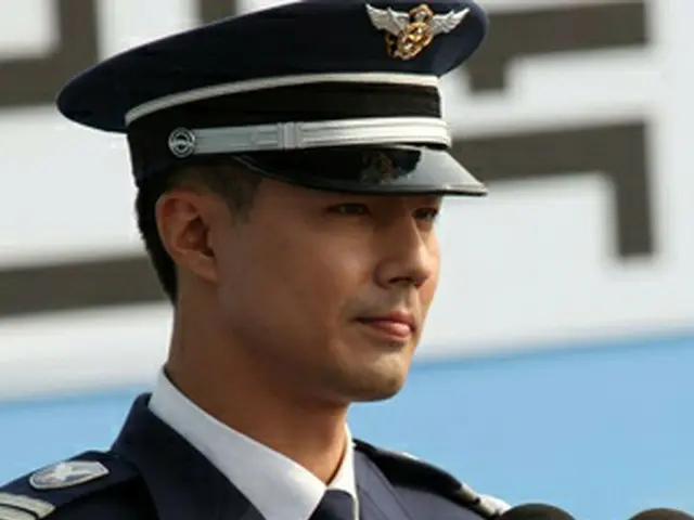 空軍創軍記念式の司会を務めたチョ・インソン
