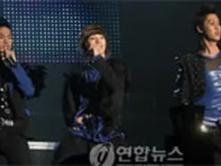 パワフルなステージを披露する＜MBLAQ＞