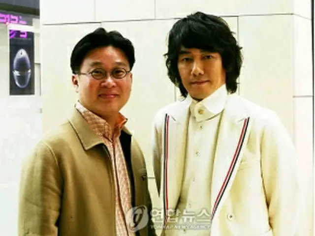 ソ・ギョンドクさん（左）とキム・ジャンフンさん＝（聯合ニュース）