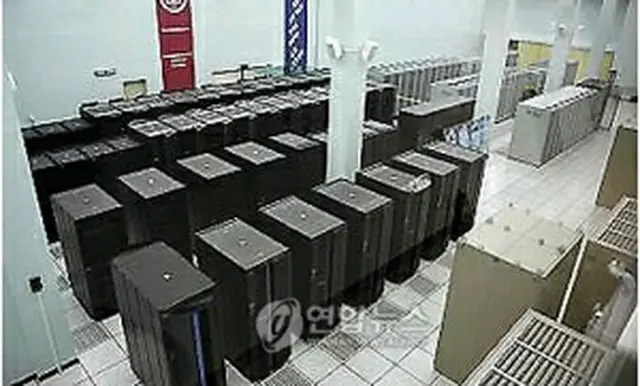 「スーパーコンピューター4号機」が設置されているコンピューター室の内部＝（聯合ニュース）