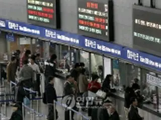 貨物の代わりに旅客運行本数減、鉄道スト被害膨らむ