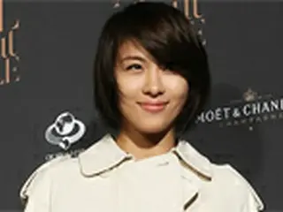 有名スタイリストの出版記念イベントに出席したハ・ジウォン