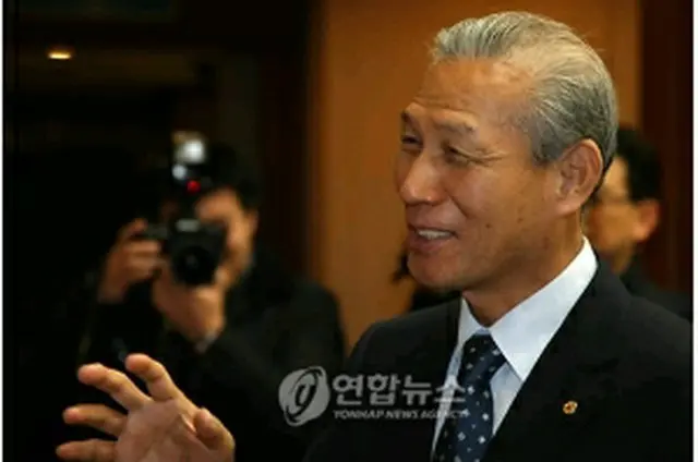 韓国銀行で２３日に開催された経済動向懇談会での李総裁＝（聯合ニュース）