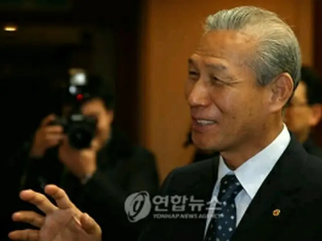 韓国銀行で２３日に開催された経済動向懇談会での李総裁＝（聯合ニュース）