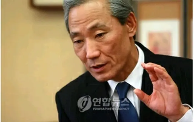 インタビューに応じる金宗フン通商交渉本部長＝4日、ソウル（聯合ニュース）