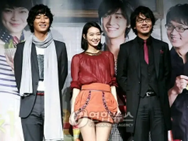 『キッチン～3人のレシピ～』の主演俳優ら＝（聯合ニュース）