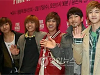 Pink Wingsキャンペーンサイン会に出席した＜MBLAQ＞