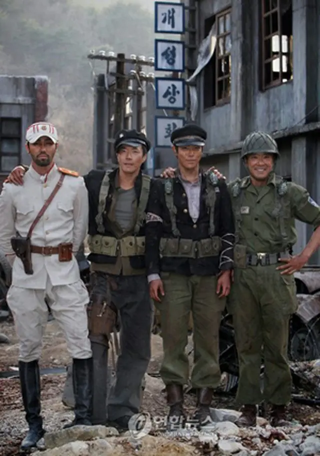 （左から）チャ・スウォン、クォン・サンウ、T.O.P、キム・スンウ