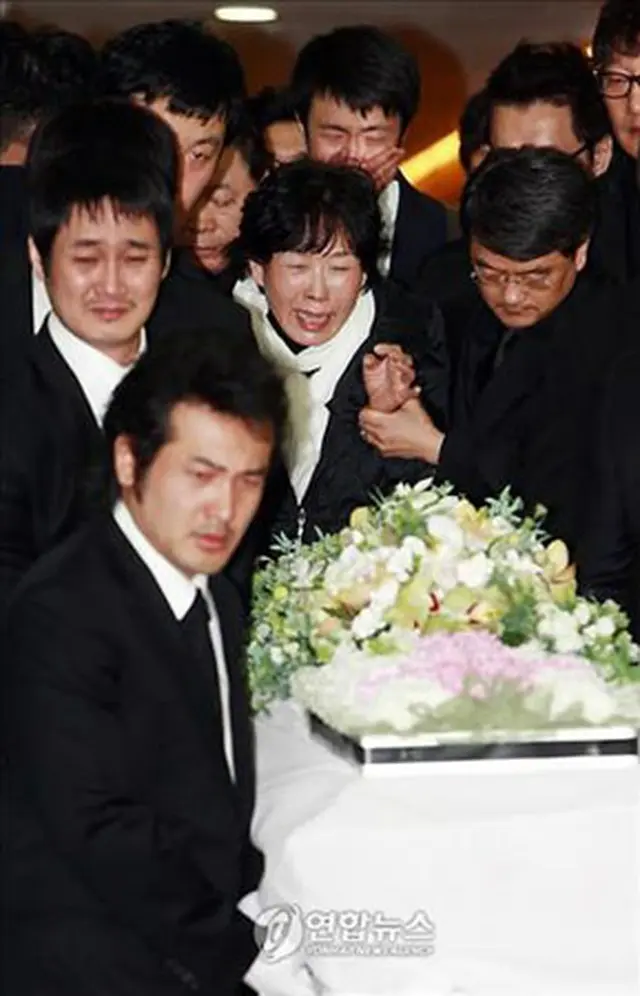 チェ・ジニョン告別式