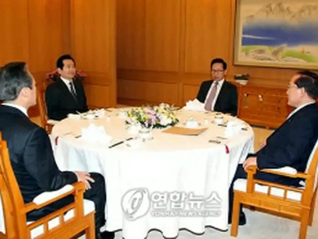 懇談会のようす＝２０日、ソウル（聯合ニュース）