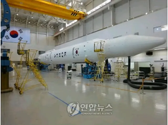 人工衛星搭載ロケット「羅老」（教育科学技術提供）＝（聯合ニュース）
