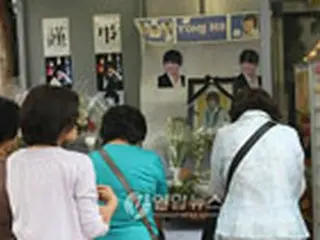 故パク・ヨンハ焼香所が日本にも…ファン1,000人が駆けつけ涙