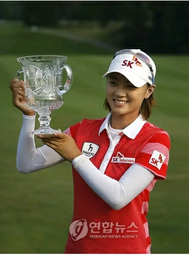 シーズン初優勝を飾った崔羅蓮＝5日、シルバニア（AP＝聯合ニュース）