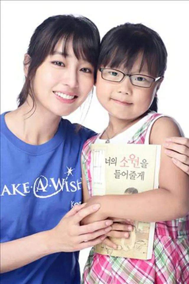 イ・ミンジョン（左）