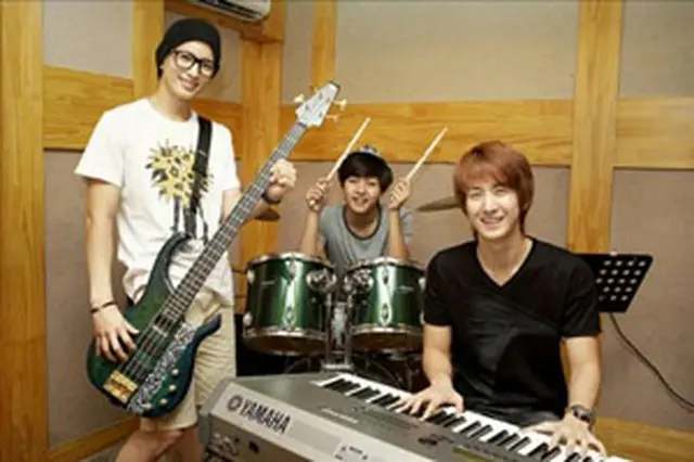 ＜U-KISS＞メンバー（左から）ギソプ、ドンホ、キボム