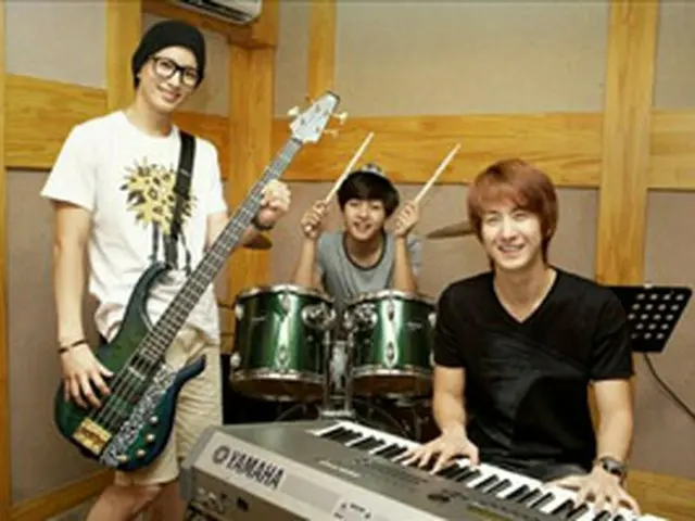 ＜U-KISS＞メンバー（左から）ギソプ、ドンホ、キボム