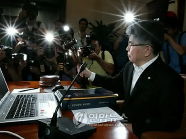 金融通貨委員会を主宰する金仲秀総裁=12日、ソウル(聯合ニュース)