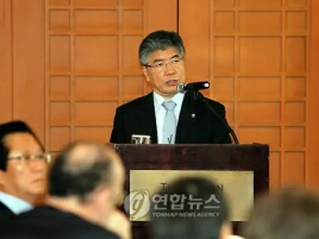 講演する金総裁=17日、ソウル(聯合ニュース)