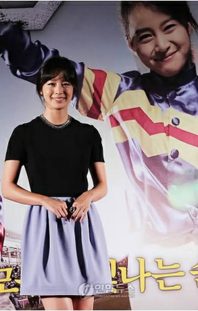 制作報告会に出席したキム・テヒ＝19日、ソウル（聯合ニュース）
