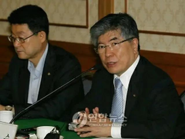 セミナーで発言する金総裁=1日、ソウル(聯合ニュース)