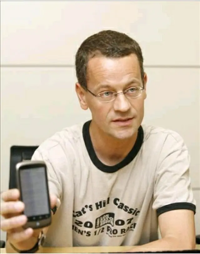 マイク・シュスター氏＝（聯合ニュース）