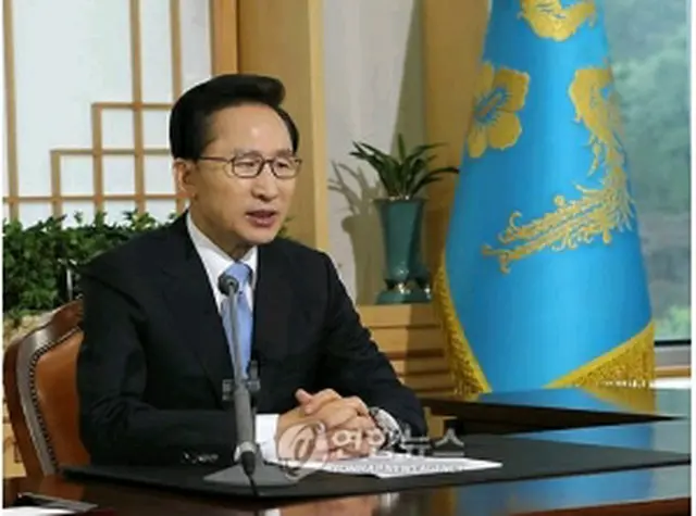 ラジオ・インターネット演説を行う李大統領（資料写真）＝（聯合ニュース）