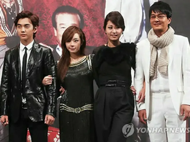 （左から）ユ・スンホ、ソウ、シン・ウンギョン、チョ・ミンギ