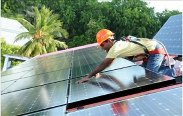 モルディブの大統領府に設置されるＬＧ電子の太陽電池モジュール＝（聯合ニュース）