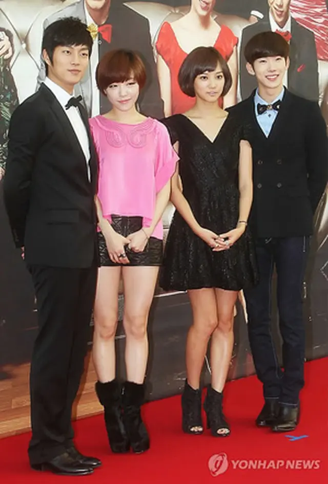 （左から）ユン・ドゥジュン、ソン・ガイン、ユン・スンア、チョ・グォン