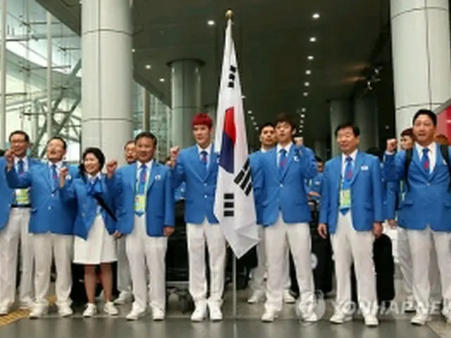 広州に到着した韓国選手団＝9日、広州（聯合ニュース）