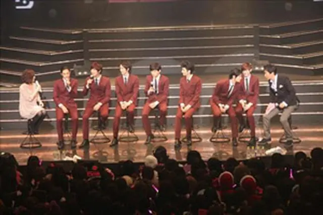 ＜U-KISS＞