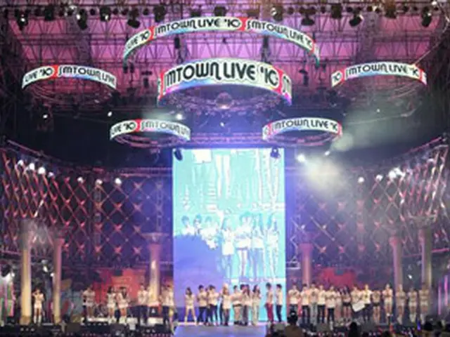 ＜SM TOWN LIVE＞