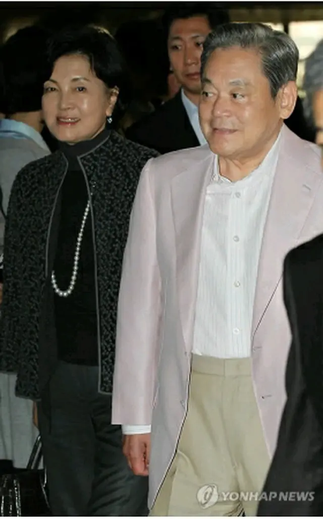李健熙会長夫妻＝（聯合ニュース）