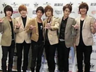 ＜超新星＞ 来年1月に初のベストアルバム発表