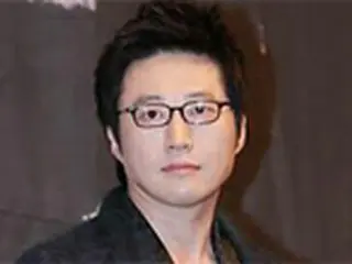 パク・シニャン　松葉づえでドラマ「サイン」撮影再開