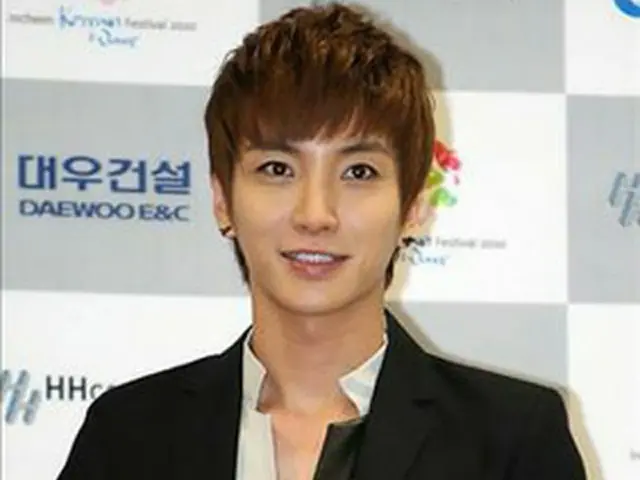 「SUPER JUNIOR」のイトゥク