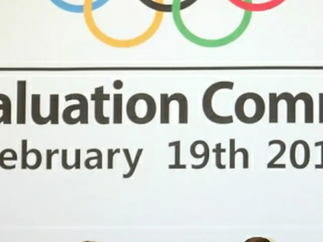 現地調査のすべての日程を終え、記者会見するIOC評価委員会のリンドベリ委員長（左）とフェリIOC五輪統括部長＝（聯合ニュース）