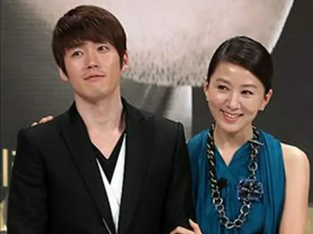 チャン・ヒョク（左）とキム・ヒエ