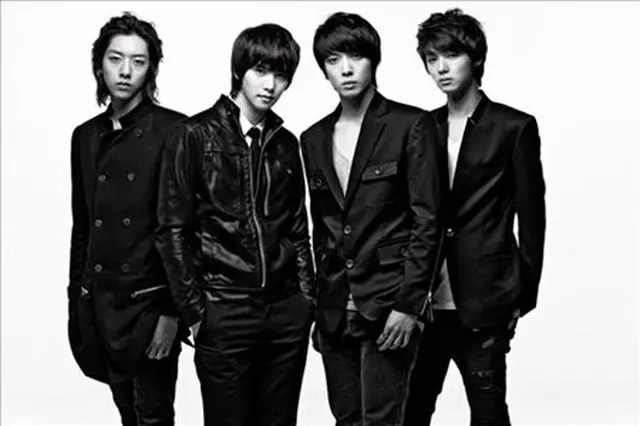 「CNBLUE」
