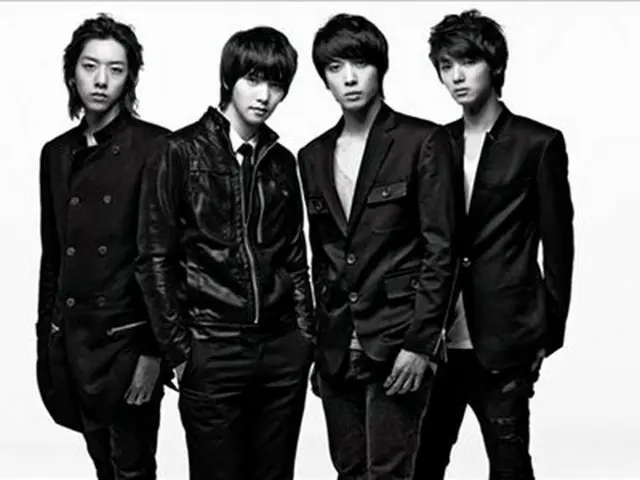 「CNBLUE」