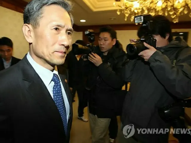 国防部の金寛鎮長官＝1日、ソウル（聯合ニュース）