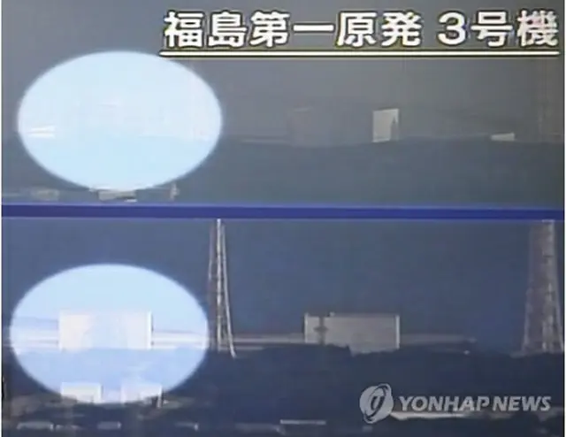 NHKが報じた福岡第1原発3号機の爆発前後の様子。上の映像は14日午前11時ごろ、下の映像は爆発前の同日午前9時ごろの様子＝（聯合ニュース）