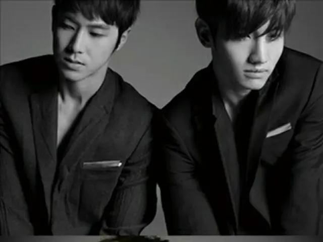 東方神起（上）とRyan（下）