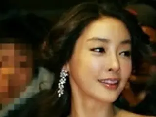 自殺女優の自筆手紙は「偽物」、捜査打ち切り