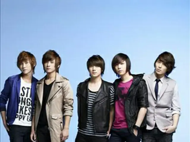 韓国の人気5人組バンド「FTISLAND」