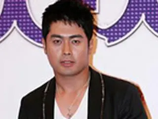破局報道が流れたイ・ジョンス「事実無根の報道に怒りを覚えた」