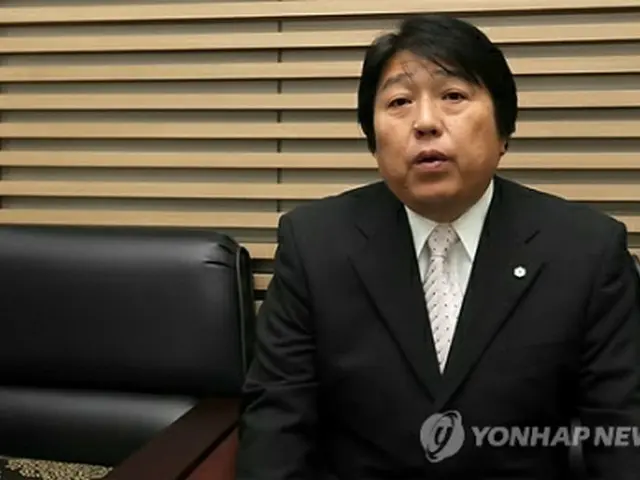 対馬市の財部能成市長＝１８日、釜山（聯合ニュース）